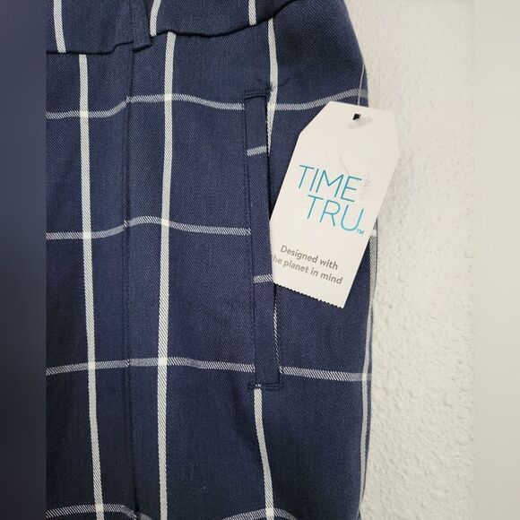 Time And Tru Stretch Plaid Capri Pants - Picture 12 of 12